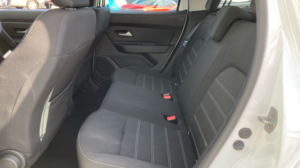Dacia Duster 1.0 TCe 90 Expression 5dr Petrol Estate - Image 16