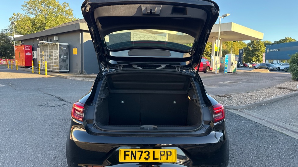 Renault Clio 1.0 TCe 90 Evolution 5dr Petrol Hatchback - Image 4