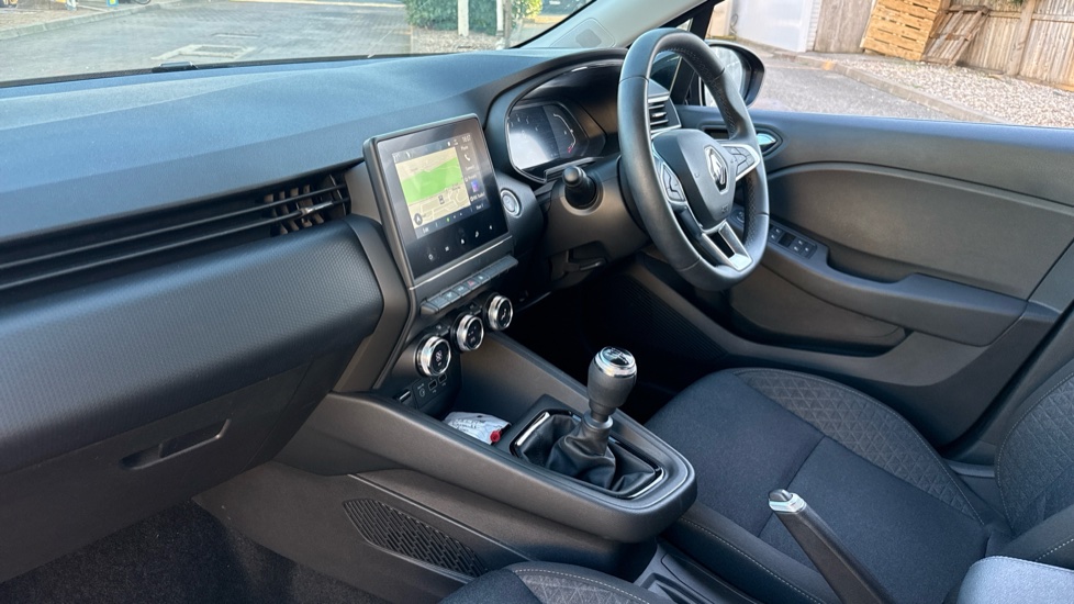 Renault Clio 1.0 TCe 90 Evolution 5dr Petrol Hatchback - Image 9