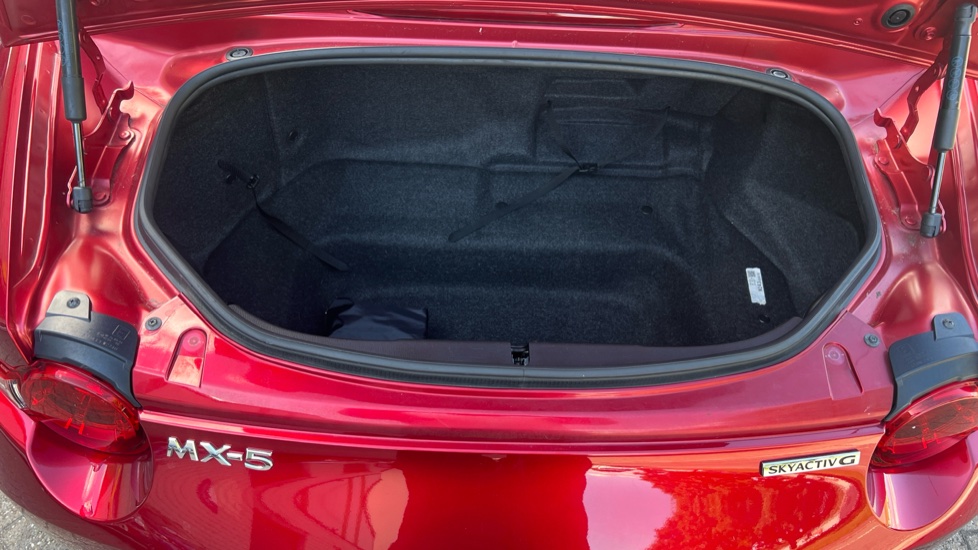 Mazda MX-5 1.5 [132] SE-L 2dr Petrol Convertible - Image 4