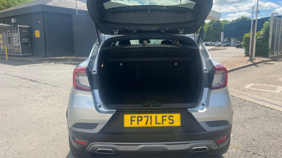 Renault Captur 1.3 TCE 140 R.S. Line 5dr EDC Petrol Hatchback - Image 4
