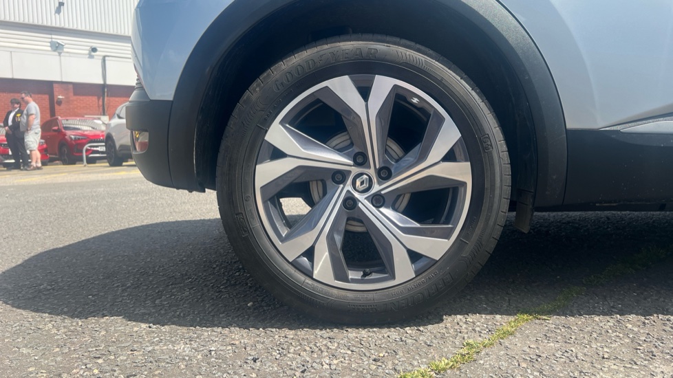Renault Captur 1.3 TCE 140 R.S. Line 5dr EDC Petrol Hatchback - Image 7