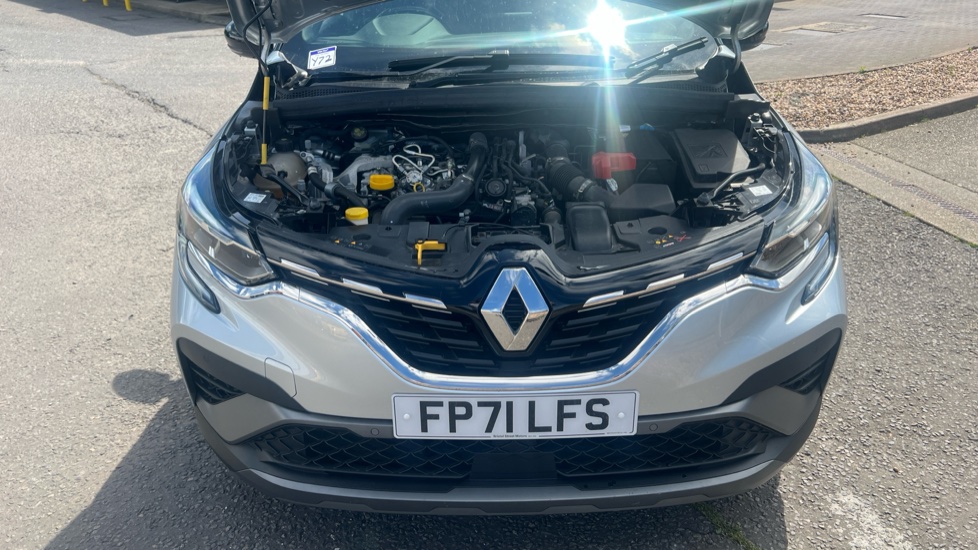 Renault Captur 1.3 TCE 140 R.S. Line 5dr EDC Petrol Hatchback - Image 8