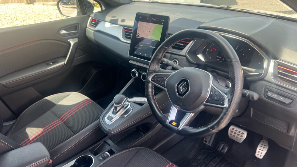 Renault Captur 1.3 TCE 140 R.S. Line 5dr EDC Petrol Hatchback - Image 11