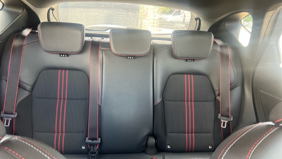 Renault Captur 1.3 TCE 140 R.S. Line 5dr EDC Petrol Hatchback - Image 15