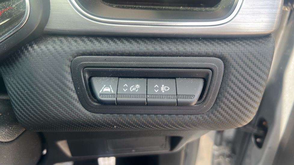 Renault Captur 1.3 TCE 140 R.S. Line 5dr EDC Petrol Hatchback - Image 29