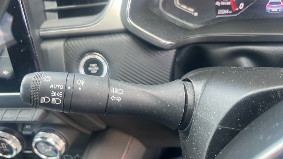 Renault Captur 1.3 TCE 140 R.S. Line 5dr EDC Petrol Hatchback - Image 30