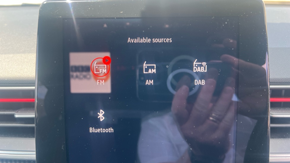 Renault Captur 1.3 TCE 140 R.S. Line 5dr EDC Petrol Hatchback - Image 36