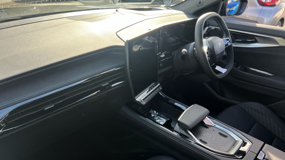Renault Austral E-Tech Full Hybrid Techno Esprit Alpine 5dr Auto Hybrid Estate - Image 9