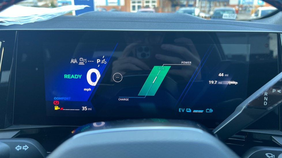 Renault Austral E-Tech Full Hybrid Techno Esprit Alpine 5dr Auto Hybrid Estate - Image 18