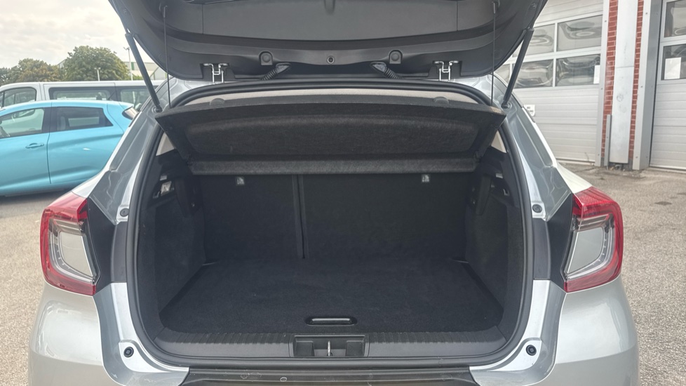 Renault Captur 1.3 TCE 130 Iconic 5dr Petrol Hatchback - Image 4