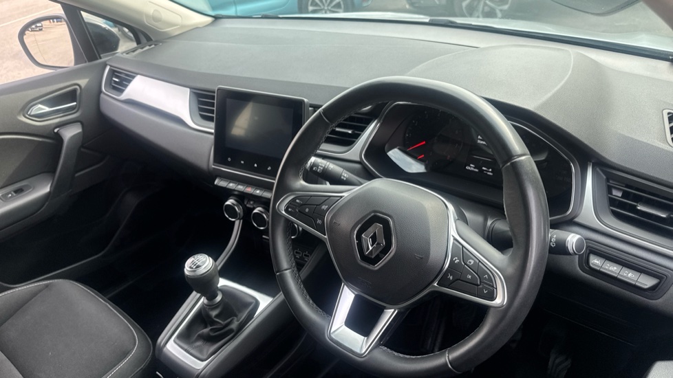 Renault Captur 1.3 TCE 130 Iconic 5dr Petrol Hatchback - Image 11