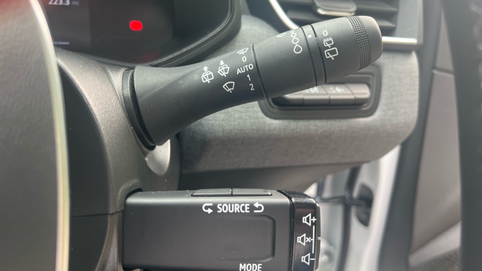 Renault Clio 1.6 E-TECH full hybrid 145 Evolution 5dr Auto Hybrid Hatchback - Image 29