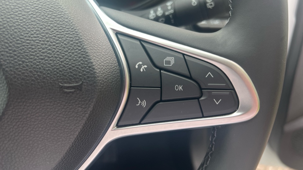 Renault Clio 1.6 E-TECH full hybrid 145 Evolution 5dr Auto Hybrid Hatchback - Image 33