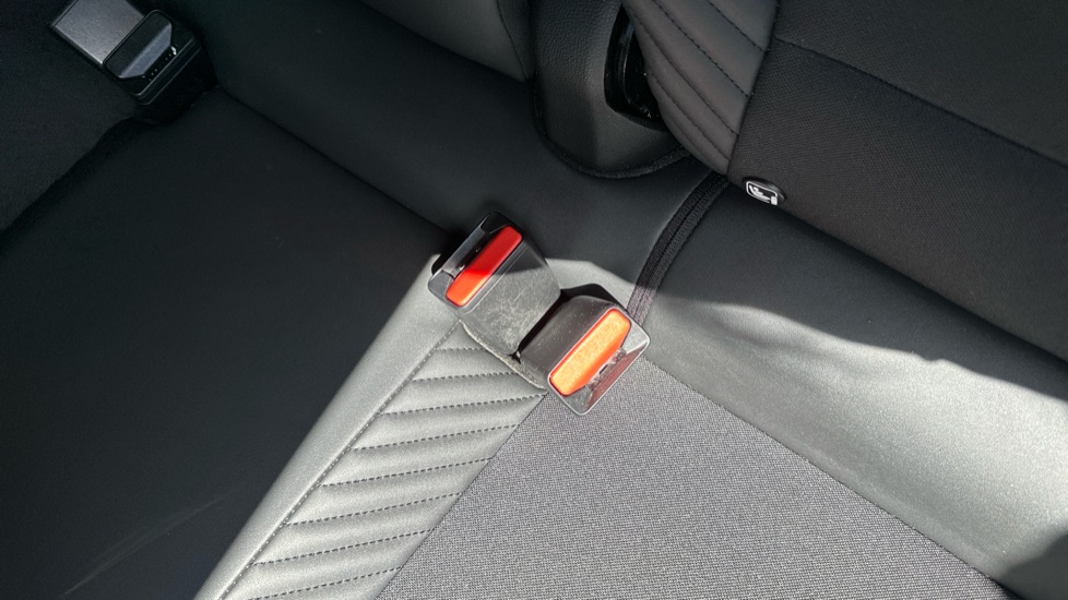 Renault Symbioz 1.6 E-Tech FHEV 145 Techno Esprit Alpine 5dr Auto Hybrid Estate - Image 17