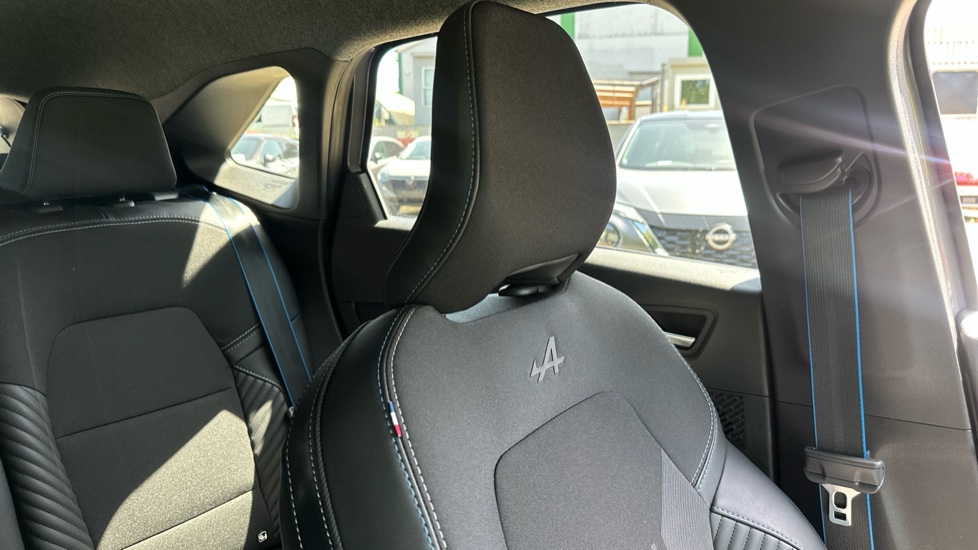 Renault Symbioz 1.6 E-Tech FHEV 145 Techno Esprit Alpine 5dr Auto Hybrid Estate - Image 19