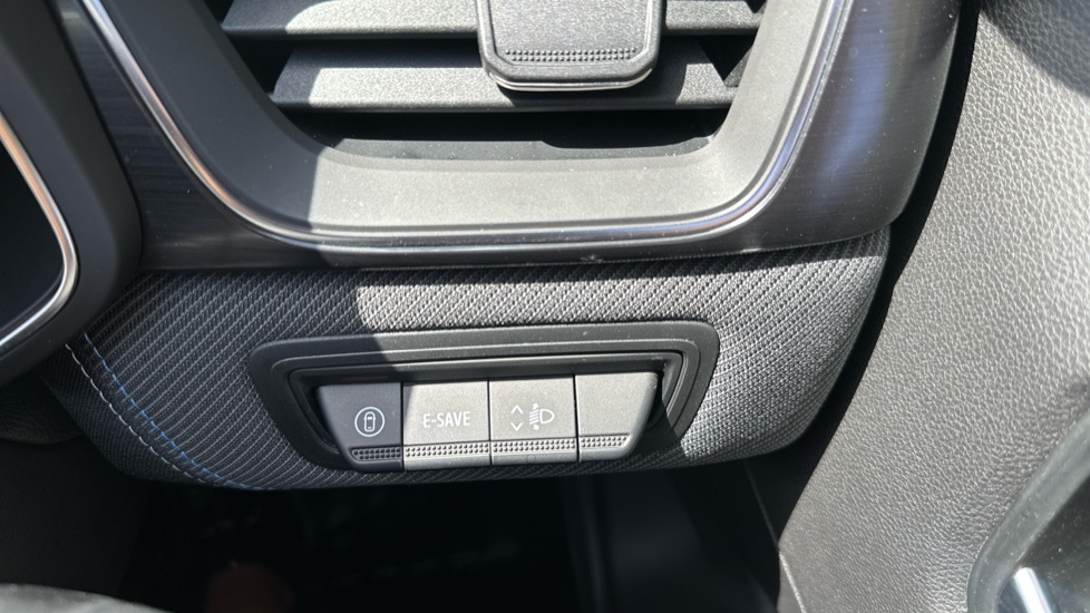Renault Symbioz 1.6 E-Tech FHEV 145 Techno Esprit Alpine 5dr Auto Hybrid Estate - Image 26