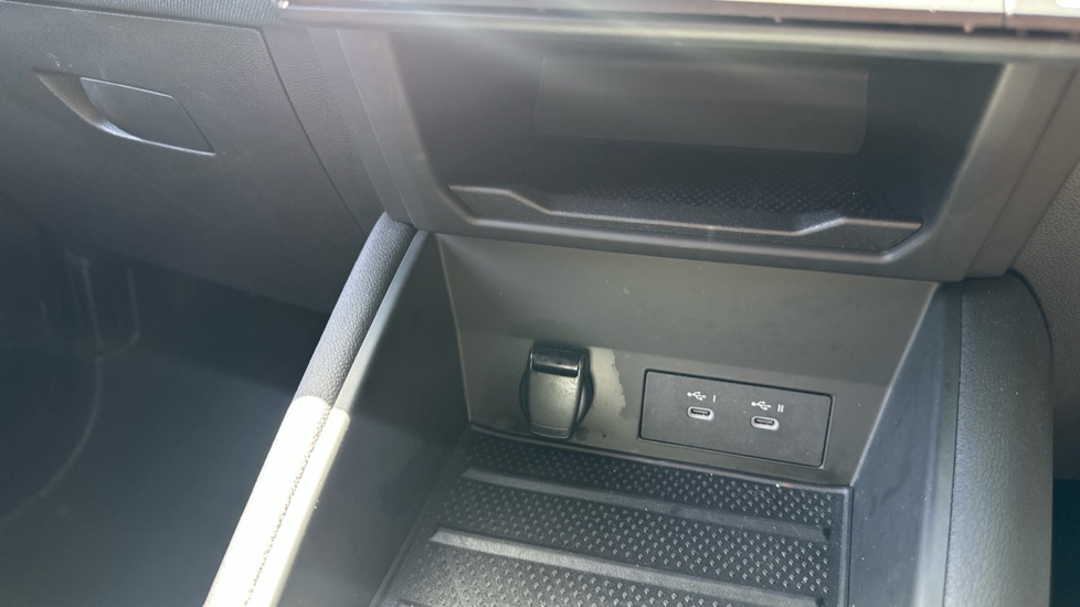Renault Symbioz 1.6 E-Tech FHEV 145 Techno Esprit Alpine 5dr Auto Hybrid Estate - Image 32