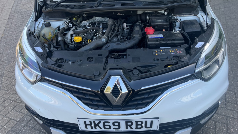 Renault Captur 1.3 TCE 130 GT Line 5dr Petrol Hatchback - Image 8
