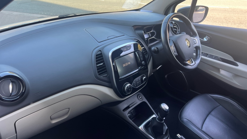 Renault Captur 1.3 TCE 130 GT Line 5dr Petrol Hatchback - Image 9