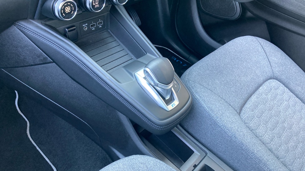 Renault Zoe 100kW Iconic R135 50kWh Rapid Charge 5dr Auto Electric Hatchback - Image 13