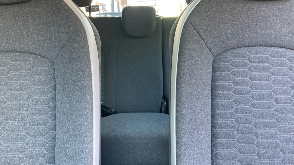 Renault Zoe 100kW Iconic R135 50kWh Rapid Charge 5dr Auto Electric Hatchback - Image 15