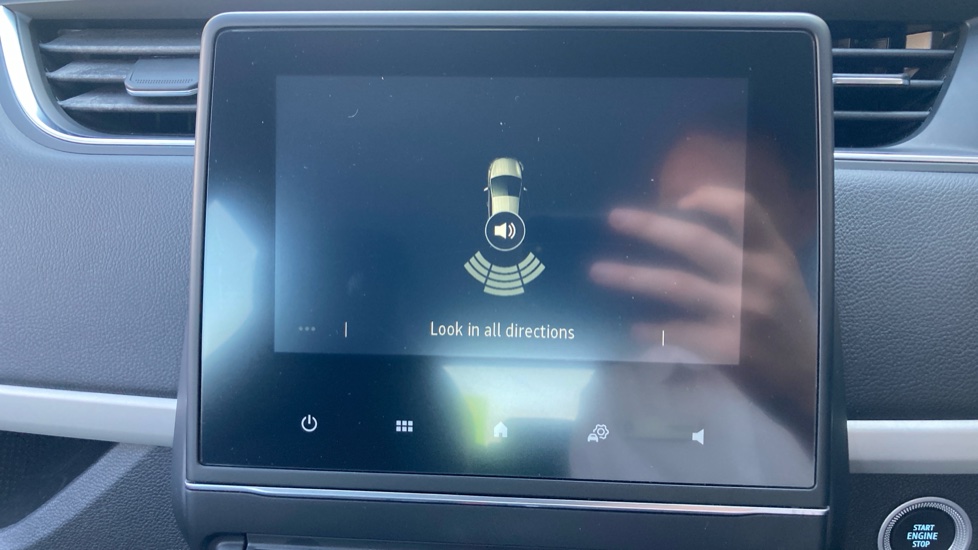Renault Zoe 100kW Iconic R135 50kWh Rapid Charge 5dr Auto Electric Hatchback - Image 29
