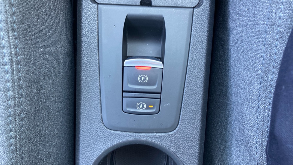 Renault Zoe 100kW Iconic R135 50kWh Rapid Charge 5dr Auto Electric Hatchback - Image 32