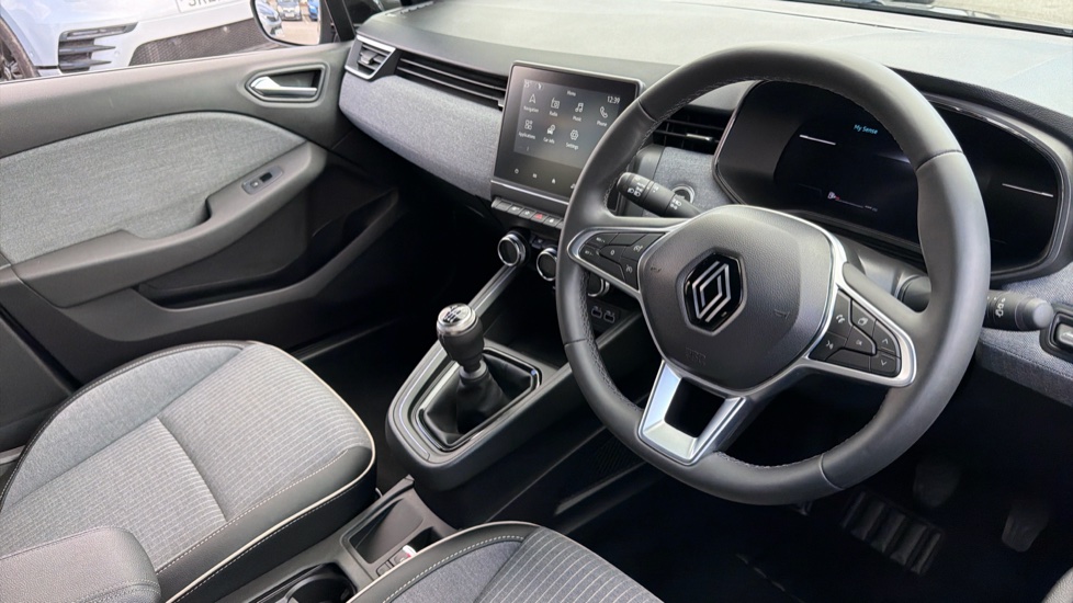 Renault Clio 1.0 TCe 90 Techno 5dr Petrol Hatchback - Image 11