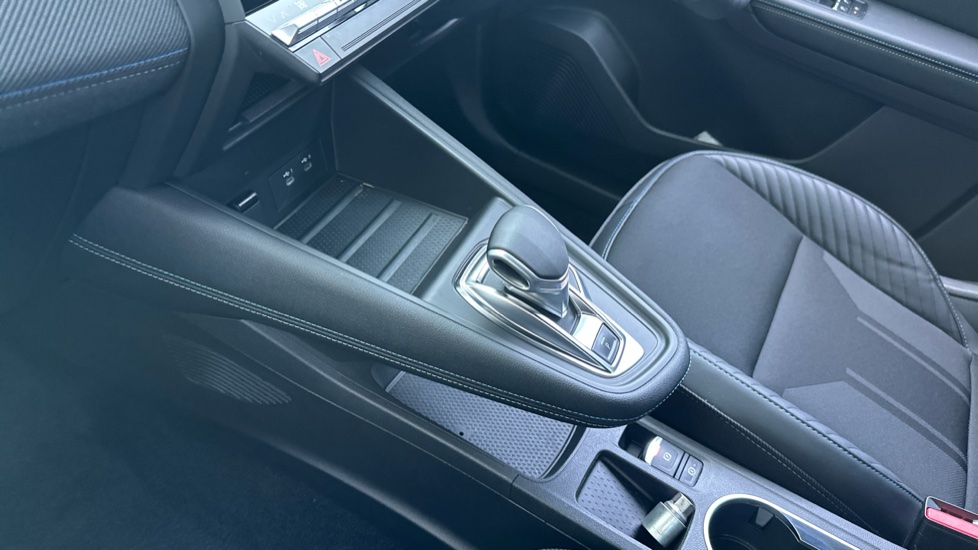 Renault Symbioz 1.6 E-Tech FHEV 145 Techno Esprit Alpine 5dr Auto Hybrid Estate - Image 13