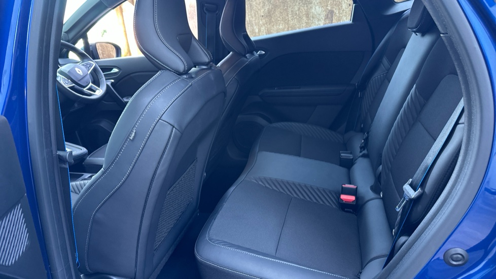 Renault Symbioz 1.6 E-Tech FHEV 145 Techno Esprit Alpine 5dr Auto Hybrid Estate - Image 16