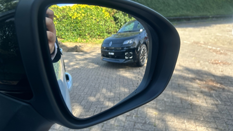 Renault Symbioz 1.6 E-Tech FHEV 145 Techno Esprit Alpine 5dr Auto Hybrid Estate - Image 28