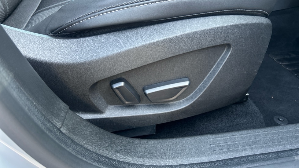 Renault Symbioz 1.6 E-Tech FHEV 145 Techno Esprit Alpine 5dr Auto Hybrid Estate - Image 37