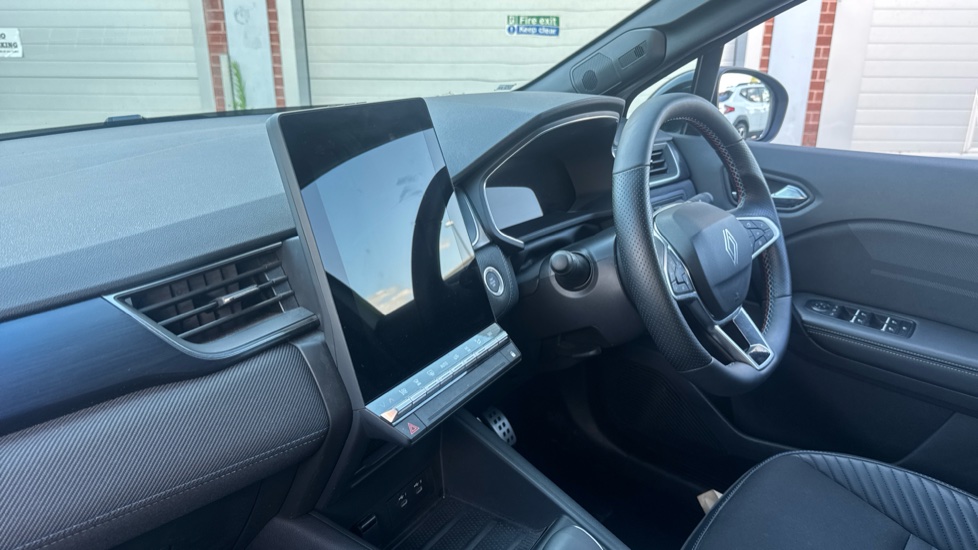 Renault Symbioz 1.6 E-Tech FHEV 145 Techno Esprit Alpine 5dr Auto Hybrid Estate - Image 9