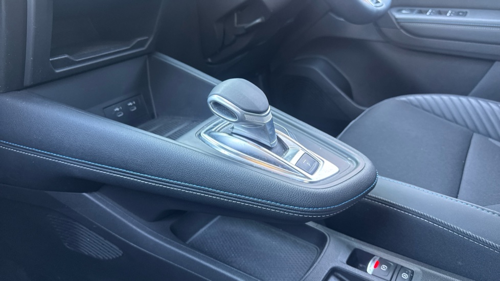 Renault Symbioz 1.6 E-Tech FHEV 145 Techno Esprit Alpine 5dr Auto Hybrid Estate - Image 13