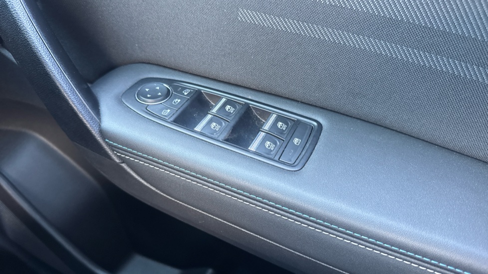 Renault Symbioz 1.6 E-Tech FHEV 145 Techno Esprit Alpine 5dr Auto Hybrid Estate - Image 27