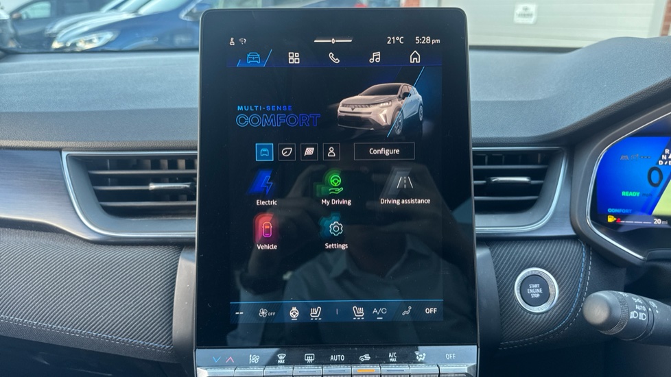 Renault Symbioz 1.6 E-Tech FHEV 145 Techno Esprit Alpine 5dr Auto Hybrid Estate - Image 28