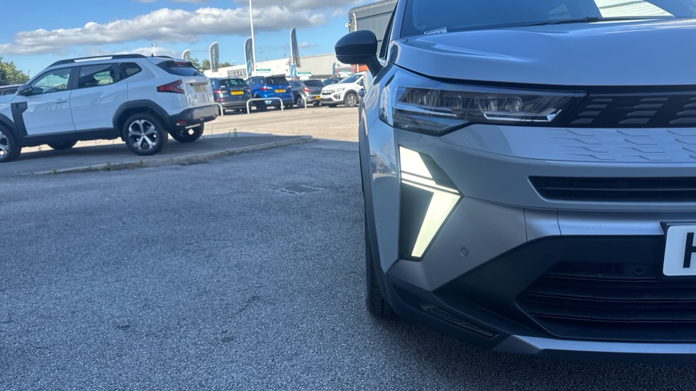 Renault Symbioz 1.6 E-Tech FHEV 145 Techno Esprit Alpine 5dr Auto Hybrid Estate - Image 39