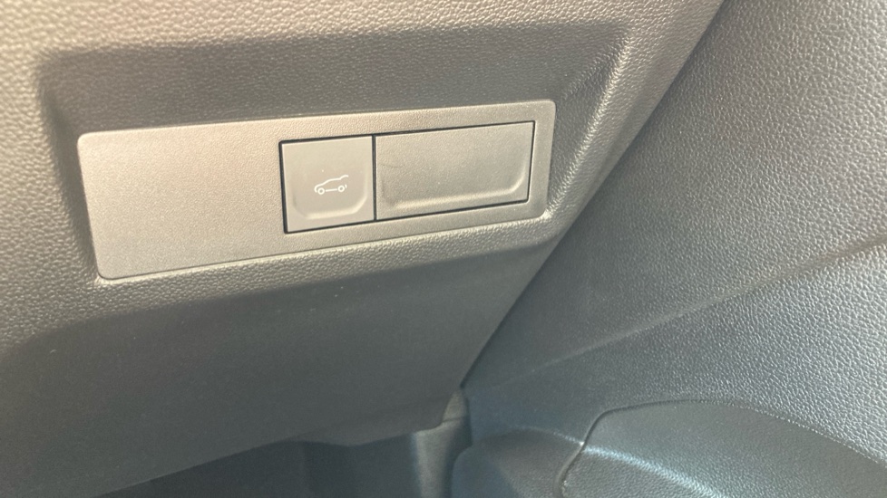 Renault Symbioz 1.6 E-Tech FHEV 145 Techno Esprit Alpine 5dr Auto Hybrid Estate - Image 37