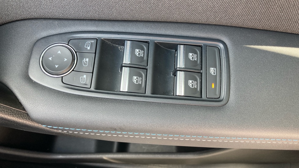 Renault Symbioz 1.6 E-Tech FHEV 145 Techno Esprit Alpine 5dr Auto Hybrid Estate - Image 38