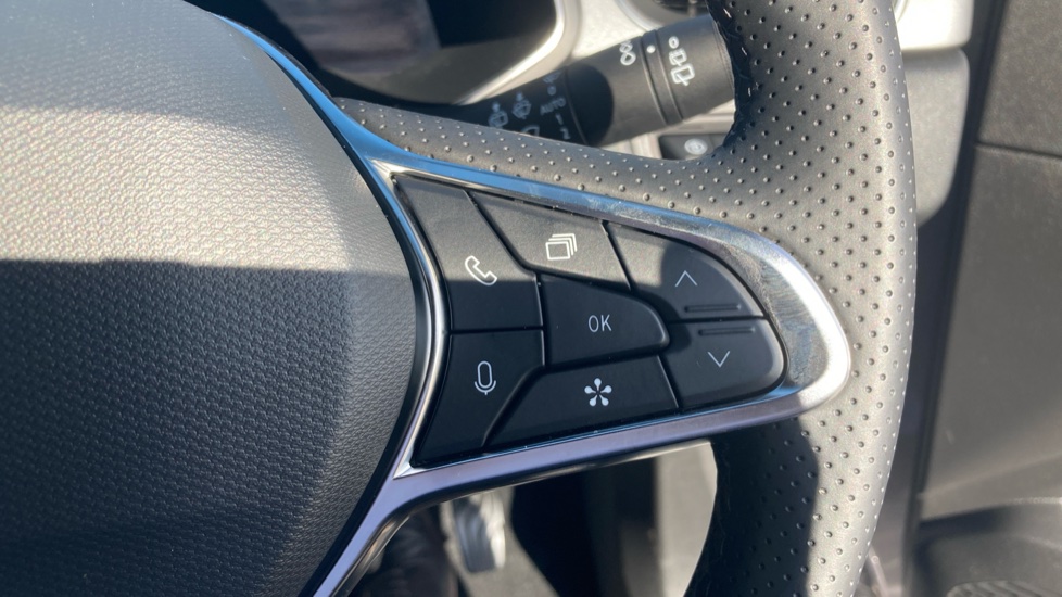 Renault Captur 1.2 TCE 115 Techno 5dr Petrol Hatchback - Image 23