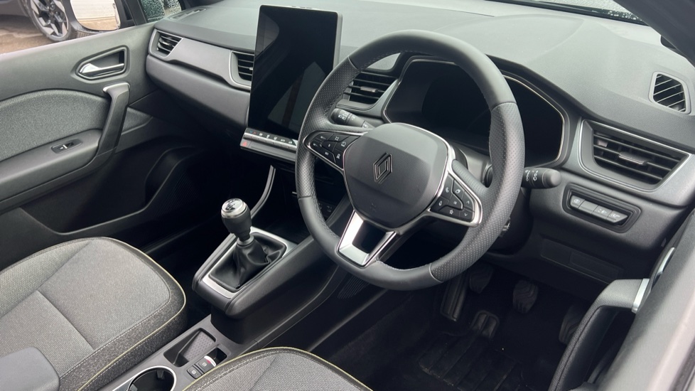 Renault Captur 1.2 TCE 115 Techno 5dr Petrol Hatchback - Image 11