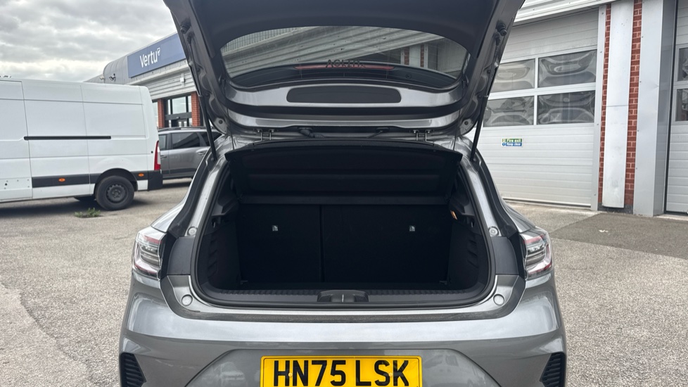 Renault Clio 1.0 TCe 90 Techno 5dr Petrol Hatchback - Image 4