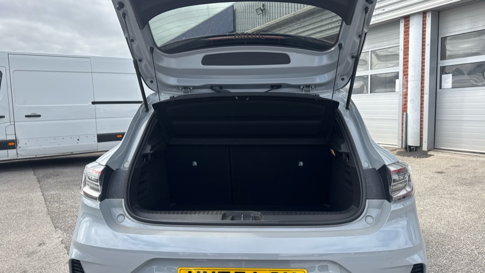 Renault Clio 1.0 TCe 90 Techno 5dr Petrol Hatchback - Image 4