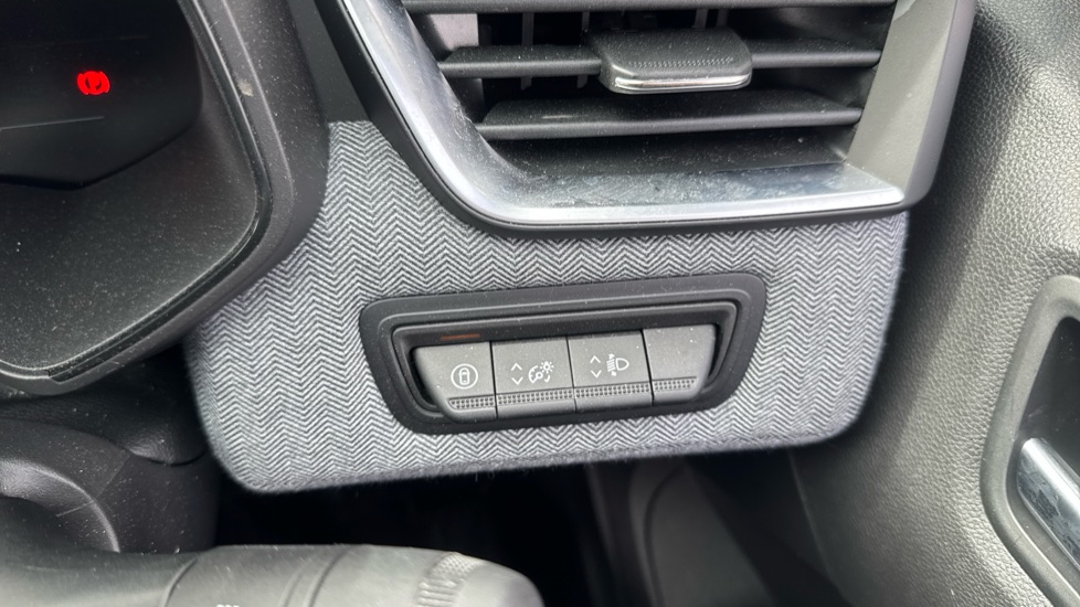 Renault Clio 1.0 TCe 90 Techno 5dr Petrol Hatchback - Image 26