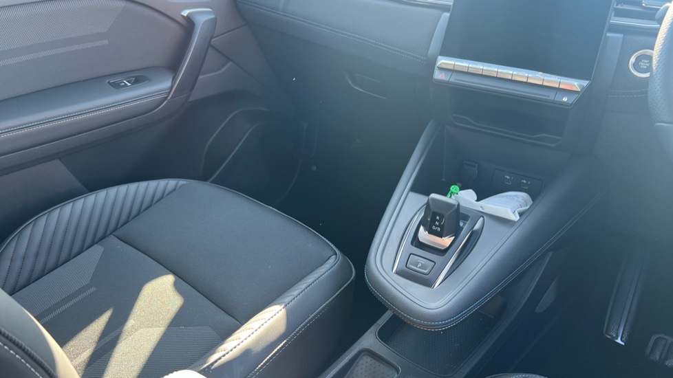 Renault Symbioz 1.8 E-Tech FHEV 160 Techno Esprit Alpine 5dr Auto Hybrid Estate - Image 14