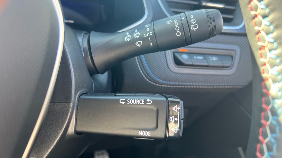 Renault Symbioz 1.8 E-Tech FHEV 160 Techno Esprit Alpine 5dr Auto Hybrid Estate - Image 39