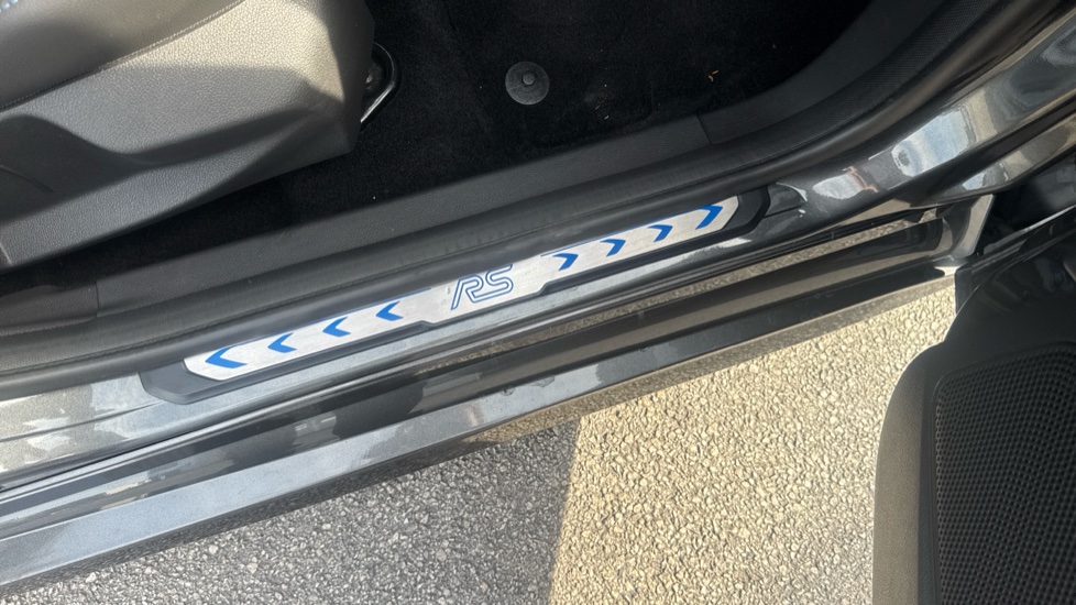 Ford Focus RS 2.3 EcoBoost 5dr Petrol Hatchback - Image 43