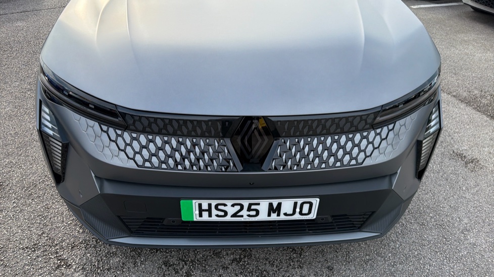 Renault Scenic E-Tech 160kW Iconic Esprit Alpine 87kWh Long Range 5dr AT Electric Estate - Image 8