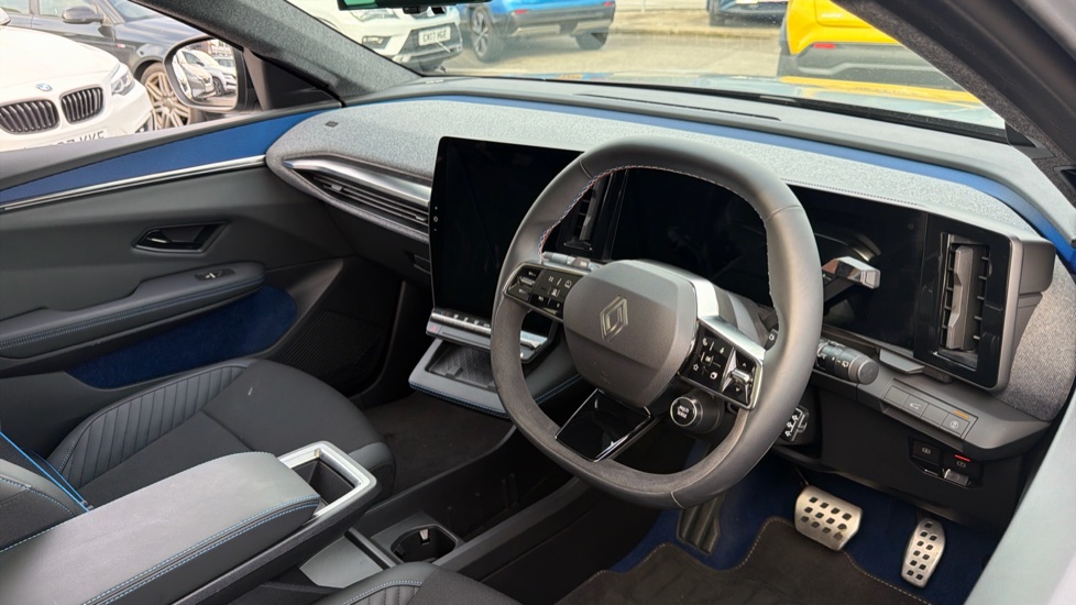 Renault Scenic E-Tech 160kW Iconic Esprit Alpine 87kWh Long Range 5dr AT Electric Estate - Image 11